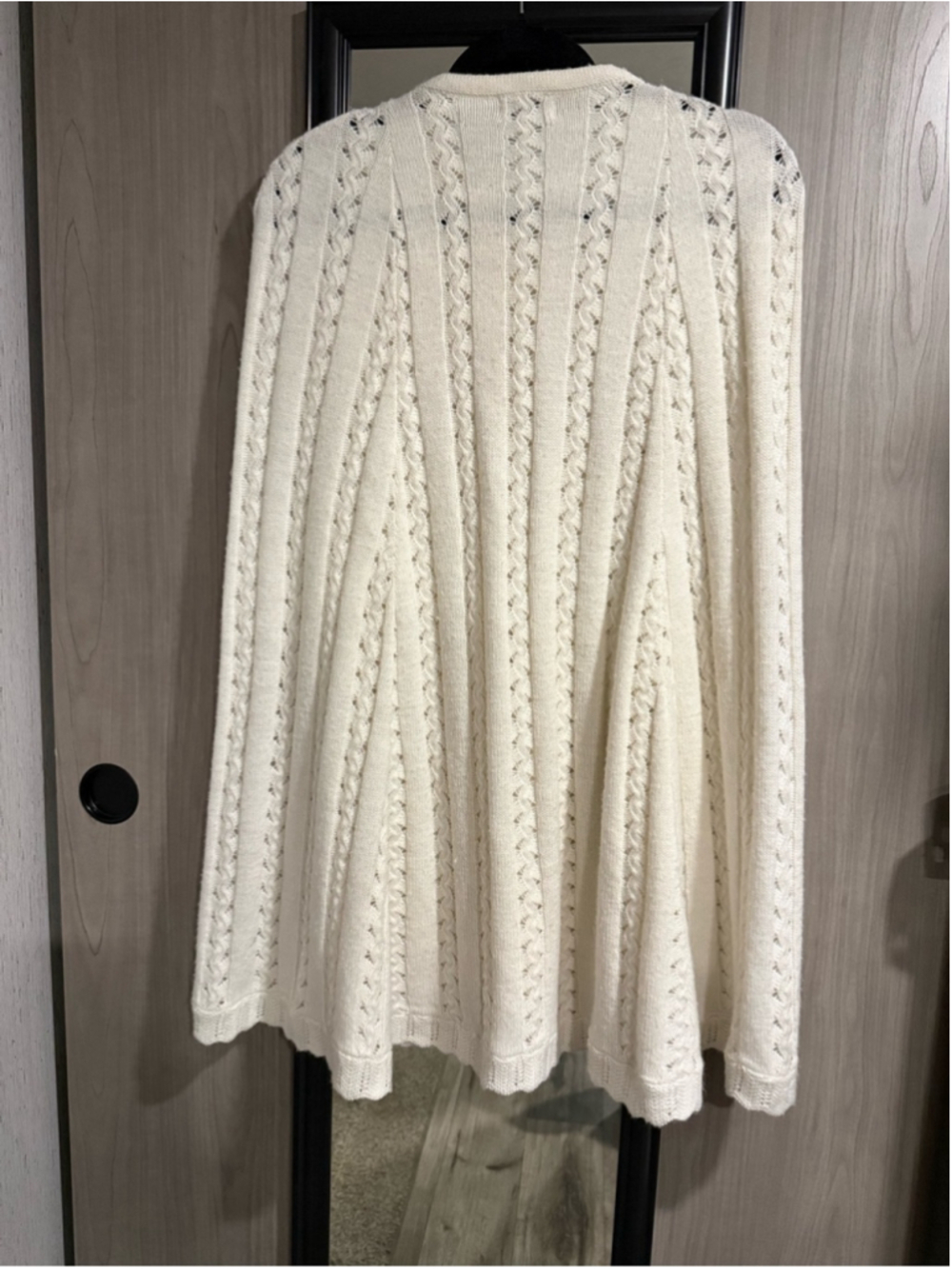 1970’s Vintage Rosanna Cream Cable-Knit Button-Front Cape Sweater - Picture 4 of 5